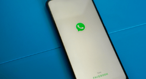 WhatsApp will soon allow unnoticed group chat exits.