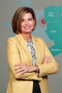 Read more about the article Leading with Big-picture Approach | Julie L. Butner